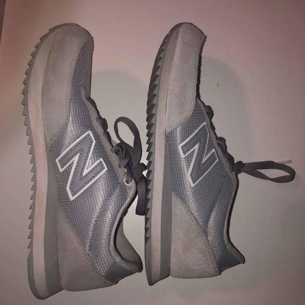 Women’s New Balance style 501 gray tennis shoes